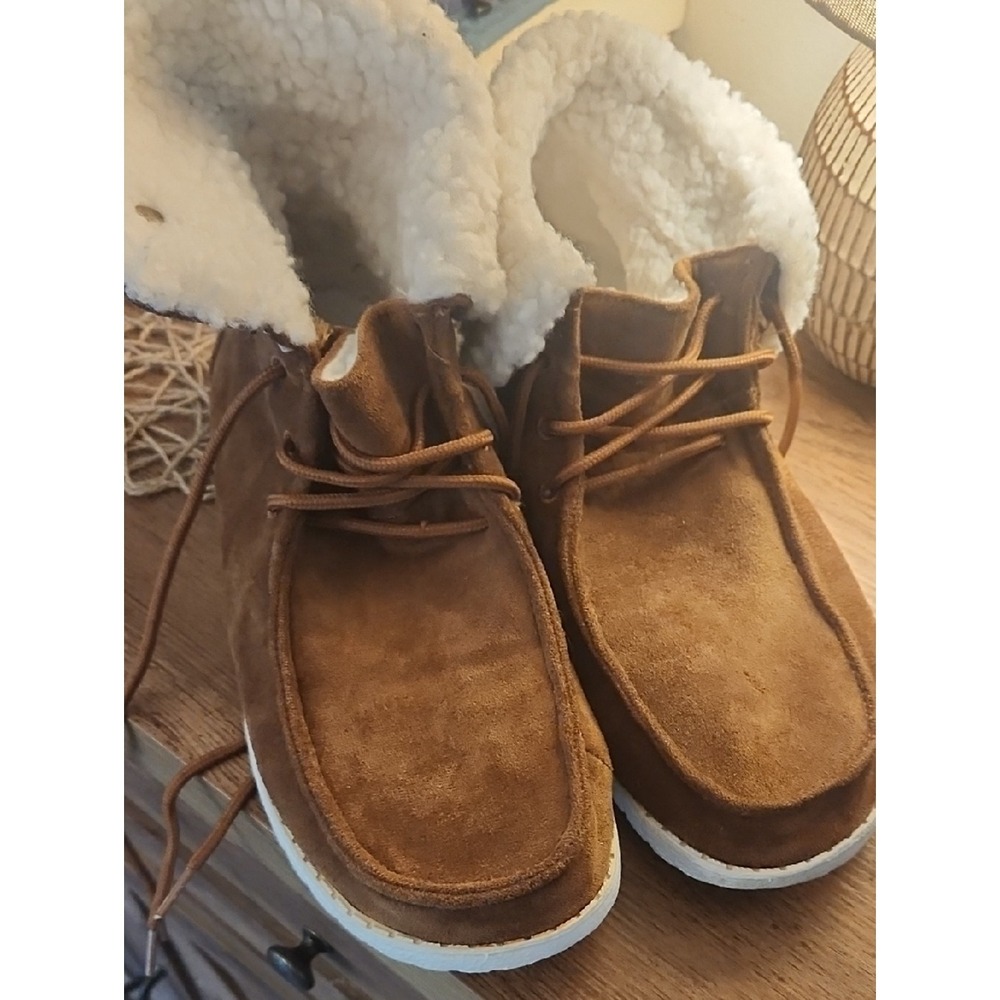 Gypsy Jazz Suede Chukka Boots 9.5 Tan White Shearling Collar